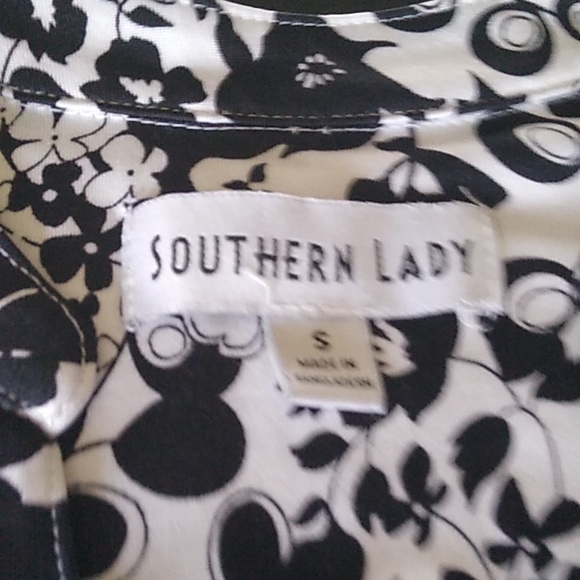 Southern Lady sleeveless shirt - Picture 4 of 7